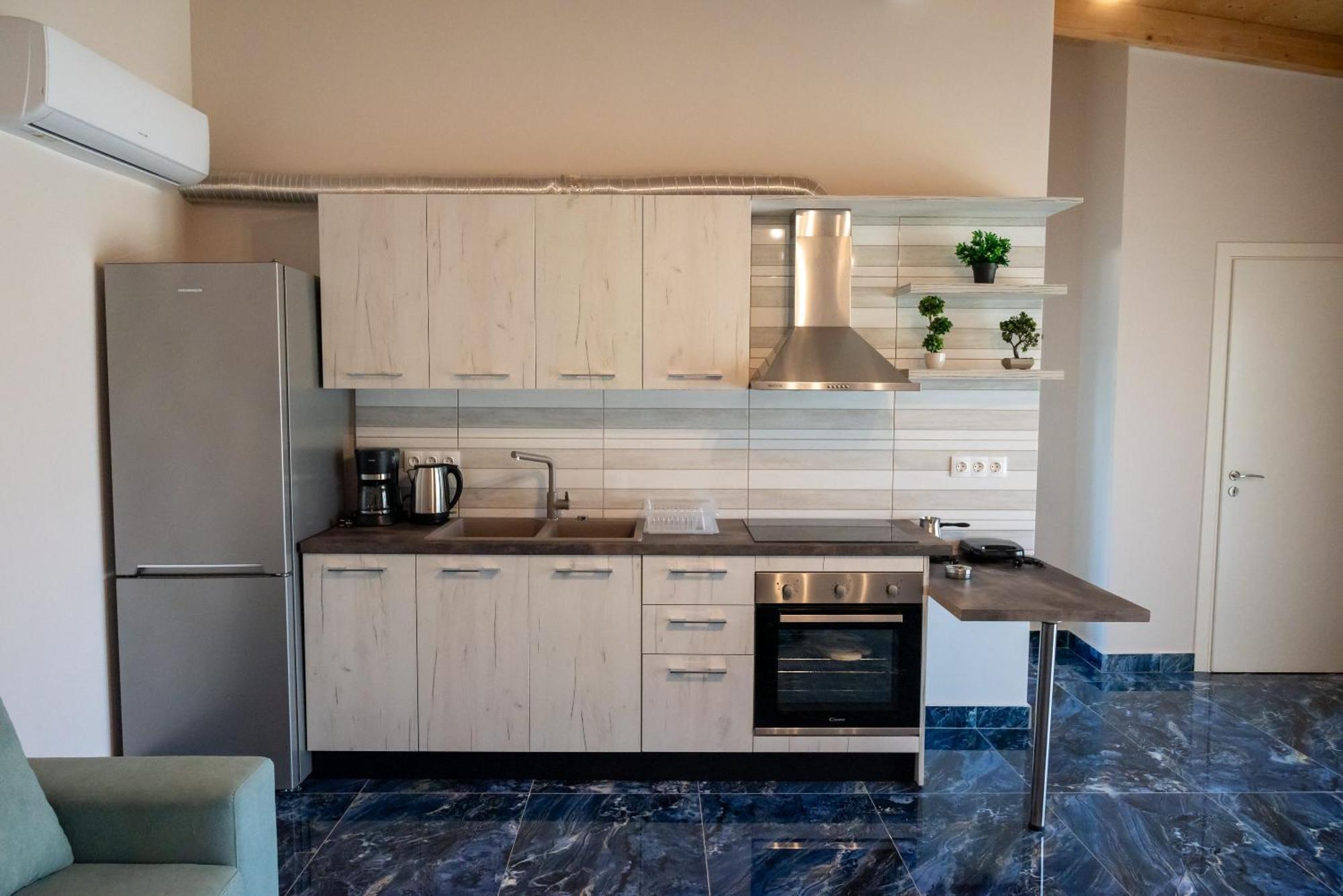 Paradise Apartments Artemida エクステリア 写真